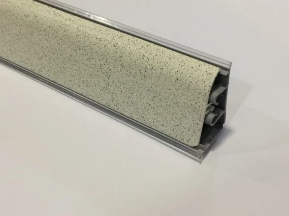 Плинтус кухонный 2100 мм TERMOPLAST Сахара BL44