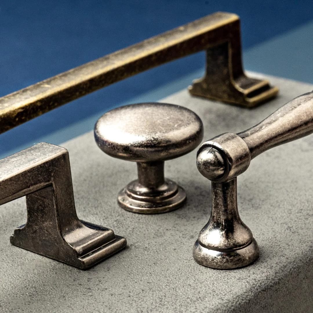 Ручка кнопка KERRON Черненый старинный цинк RK-089 BAZ