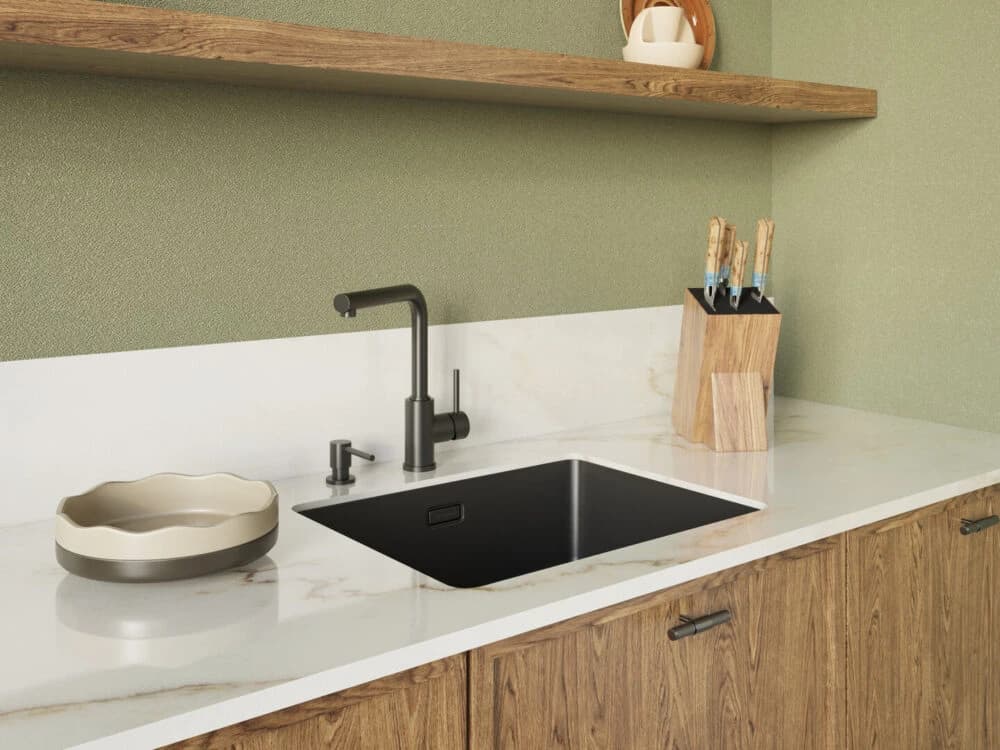 Дозатор для мыла 500 мл OMOIKIRI Вороненая сталь OM-03-GM