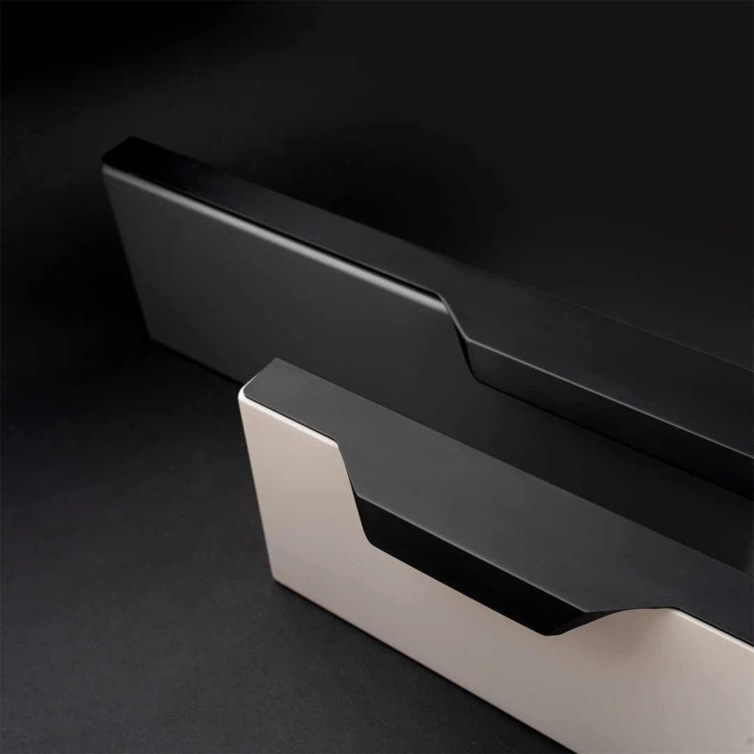 Ручка торцевая KERRON Черный матовый RT-004-500 BL