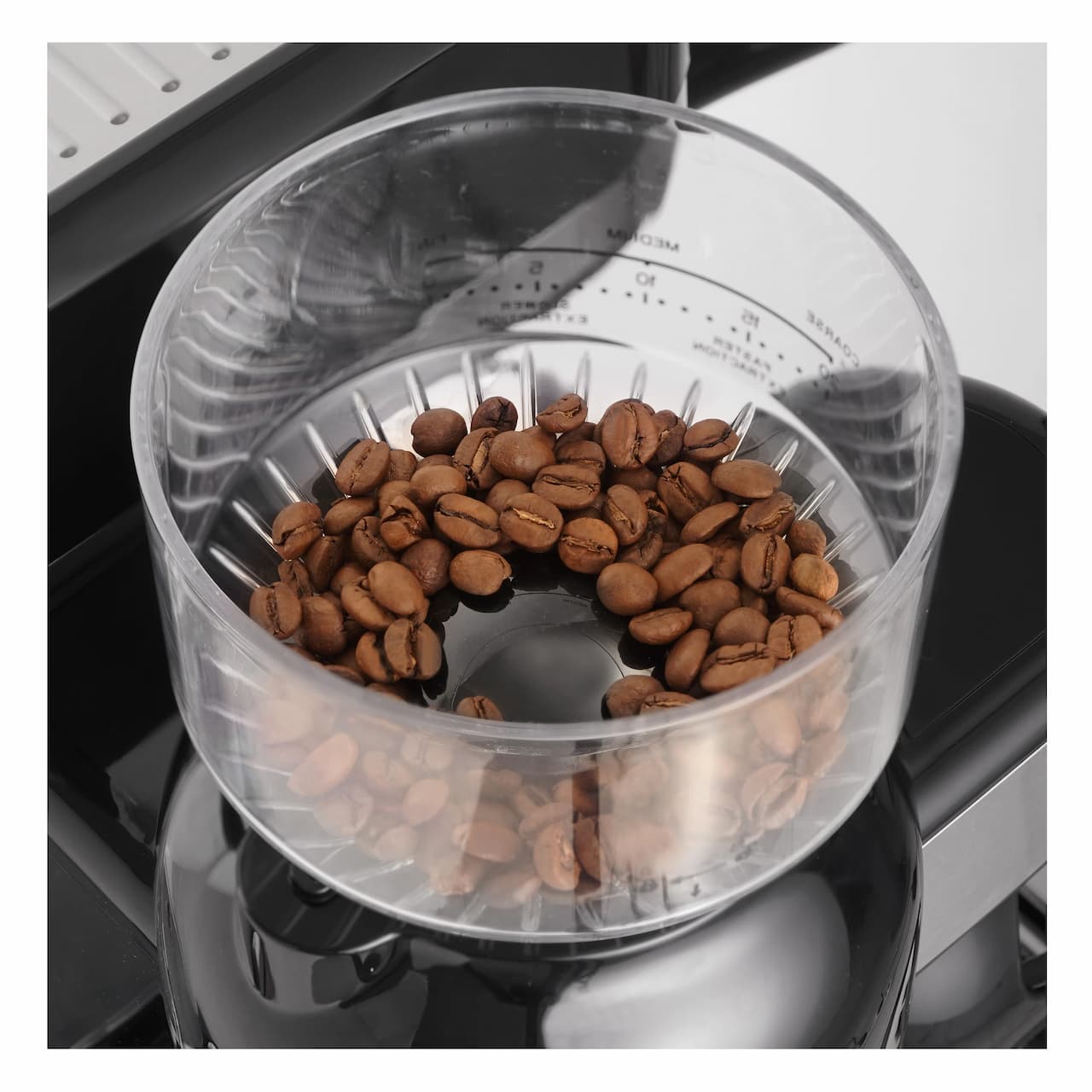 Кофемашина-эспрессо со встроенной кофемолкой KORTING Черный KCM 1015 N Ottimo