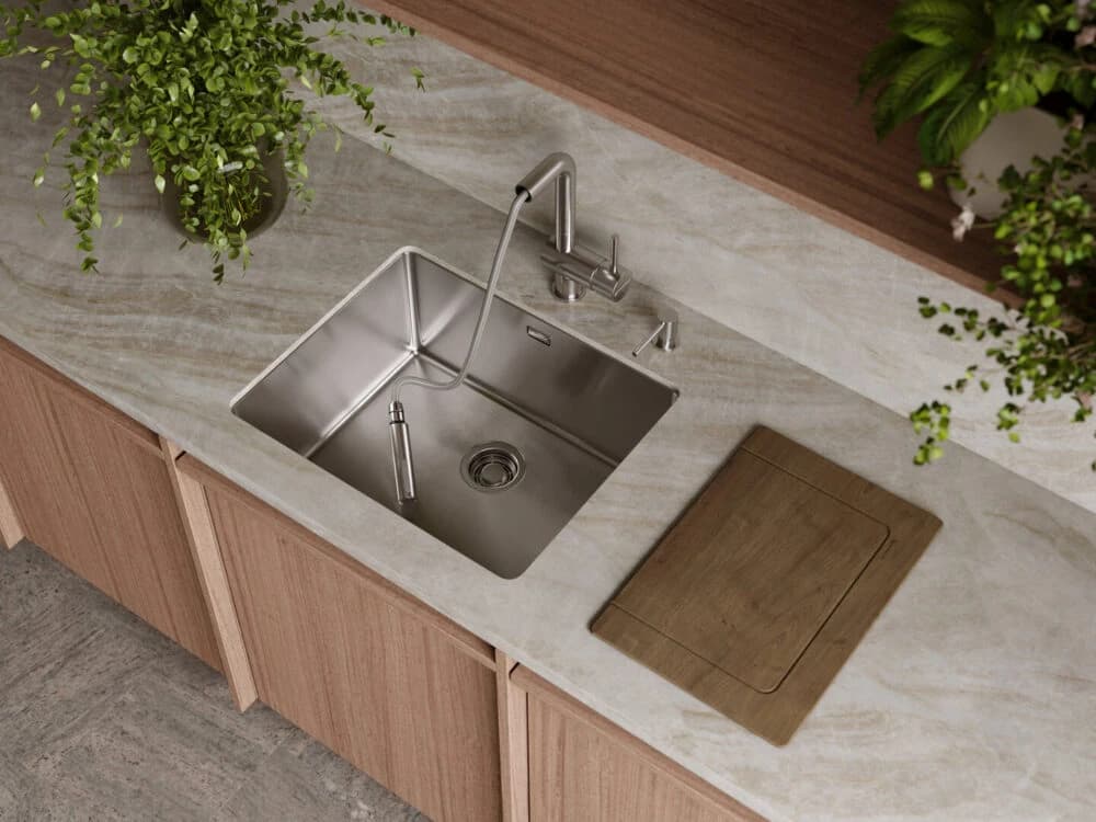 Дозатор для мыла 500 мл OMOIKIRI Нержавеющая сталь OM-03 BN