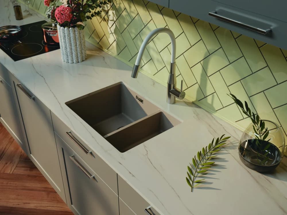 Смеситель OMOIKIRI Нержавеющая сталь + черный YATOMI 2 PLUS BN-BL