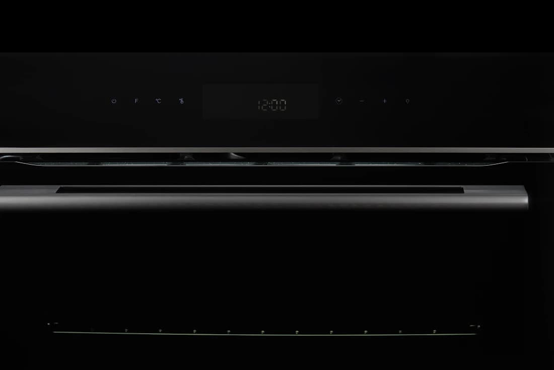 Духовой шкаф GRAUDE Черный BM 60.2 O