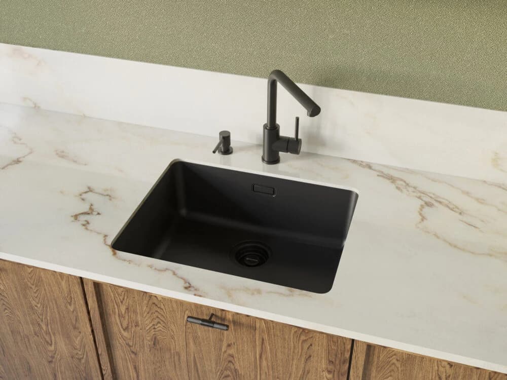 Дозатор для мыла OMOIKIRI Черный OM-03 BL