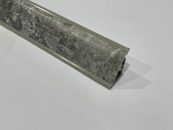 Плинтус кухонный 2100 мм TERMOPLAST AP740